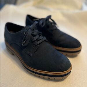 Women’s navy blue Timberoland suede bucks
